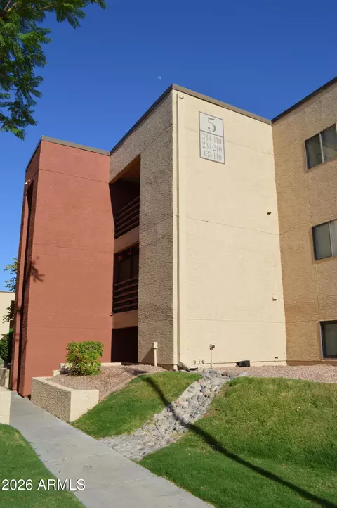 1340 N Recker Rd #337, Mesa, AZ 85205