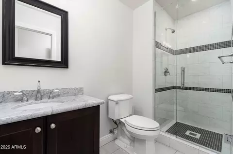 Bath - 5201 E Weldon Ave, Phoenix, AZ 85018 photo 5 of 5