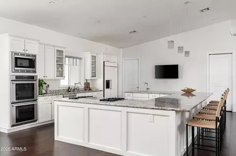 Kitchen - 5201 E Weldon Ave, Phoenix, AZ 85018 photo 2 of 7