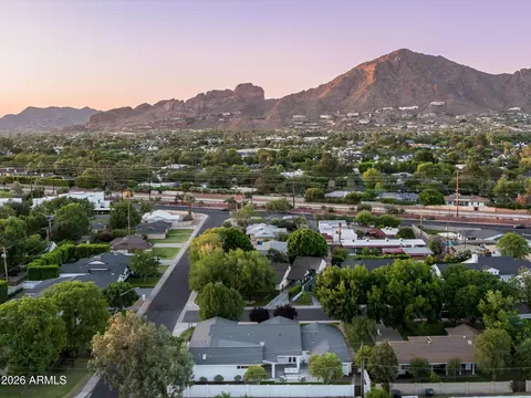 View/Area - 5201 E Weldon Ave, Phoenix, AZ 85018 photo 3 of 4