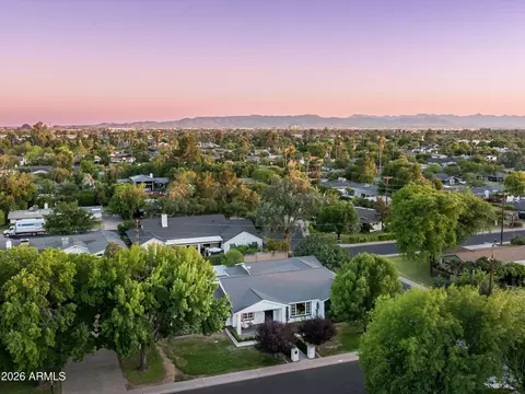 View/Area - 5201 E Weldon Ave, Phoenix, AZ 85018 photo 2 of 4