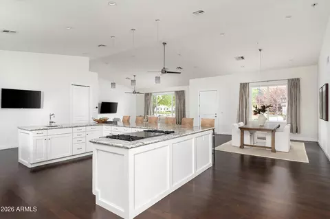 Kitchen - 5201 E Weldon Ave, Phoenix, AZ 85018 photo 3 of 7