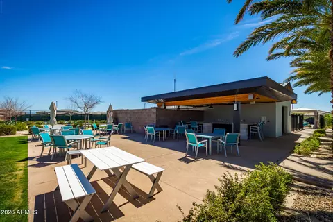 View/Area - 9919 E Thornbush Ave, Mesa, AZ 85212 photo 7 of 10