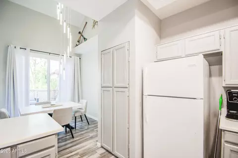 Dining - 1633 E Lakeside Dr #195, Gilbert, AZ 85234 photo 1 of 2