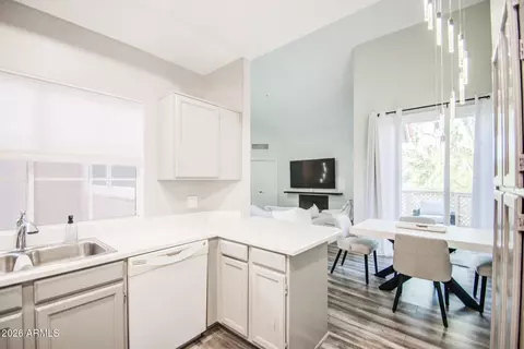 Kitchen - 1633 E Lakeside Dr #195, Gilbert, AZ 85234 photo 2 of 2