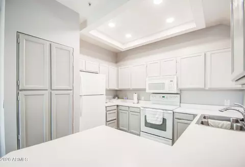Kitchen - 1633 E Lakeside Dr #195, Gilbert, AZ 85234 photo 1 of 2
