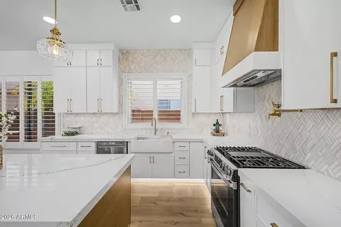 Kitchen - 3939 E Dubois Ave, Gilbert, AZ 85298 photo 4 of 4