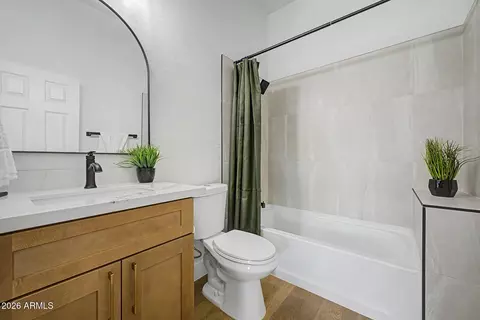 Bath - 3939 E Dubois Ave, Gilbert, AZ 85298 photo 1 of 5