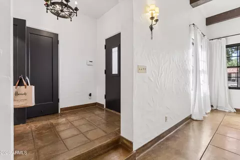 511 E Orange Dr, Phoenix, AZ 85012 photo 14