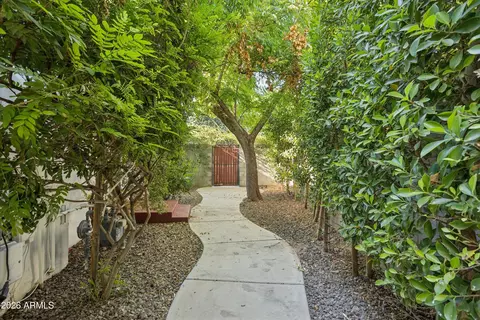 511 E Orange Dr, Phoenix, AZ 85012 photo 36