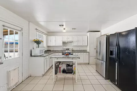 Kitchen - 4832 W Earll Dr, Phoenix, AZ 85031 photo 3 of 4