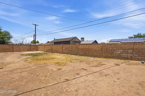 Exterior - 4832 W Earll Dr, Phoenix, AZ 85031 photo 2 of 5