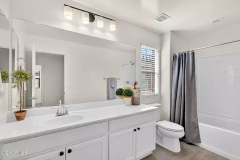Bath - 1731 S 82nd Way, Mesa, AZ 85209 photo 5 of 9