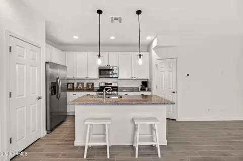Kitchen - 1731 S 82nd Way, Mesa, AZ 85209 photo 3 of 5