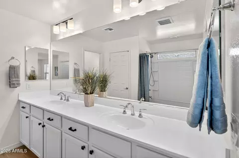Bath - 1731 S 82nd Way, Mesa, AZ 85209 photo 2 of 9