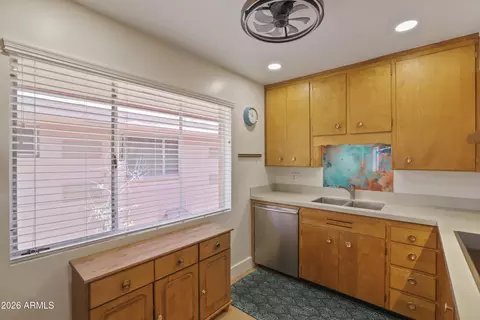 Kitchen - 170 E Coronado Rd #63, Phoenix, AZ 85004 photo 1 of 4