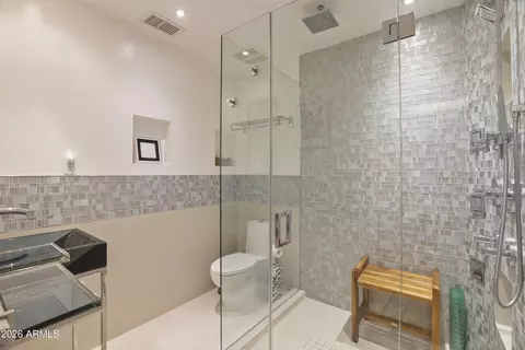 Bath - 170 E Coronado Rd #63, Phoenix, AZ 85004 photo 1 of 5