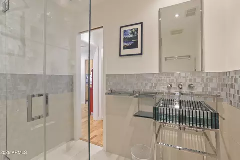 Bath - 170 E Coronado Rd #63, Phoenix, AZ 85004 photo 3 of 5