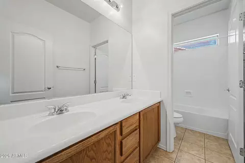 Bath - 4116 E County Down Dr, Chandler, AZ 85249 photo 3 of 3