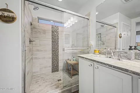 Bath - 1659 S 83rd Pl, Mesa, AZ 85209 photo 3 of 5