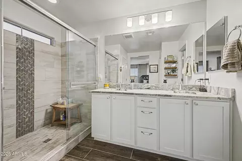 Bath - 1659 S 83rd Pl, Mesa, AZ 85209 photo 2 of 5