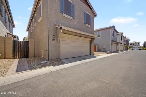 Exterior - 1659 S 83rd Pl, Mesa, AZ 85209 photo 3 of 11
