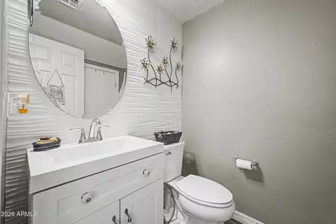 Bath - 1659 S 83rd Pl, Mesa, AZ 85209 photo 1 of 5