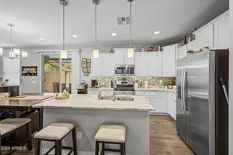 Kitchen - 1659 S 83rd Pl, Mesa, AZ 85209 photo 2 of 3
