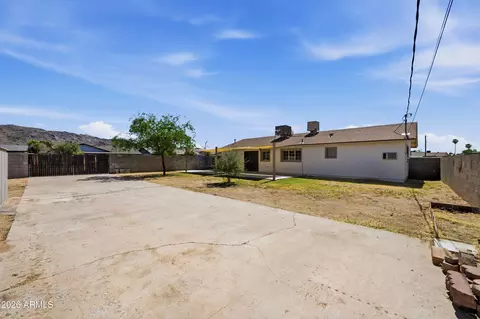 Exterior - 8311 S 9th Pl, Phoenix, AZ 85042 photo 8 of 9