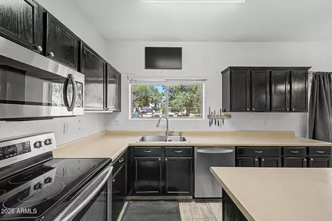 Kitchen - 2953 S Mandy Cir, Mesa, AZ 85212 photo 3 of 3