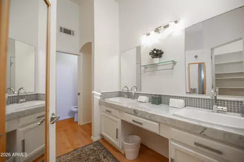 Bath - 4117 E Glenhaven Dr, Phoenix, AZ 85048 photo 2 of 4