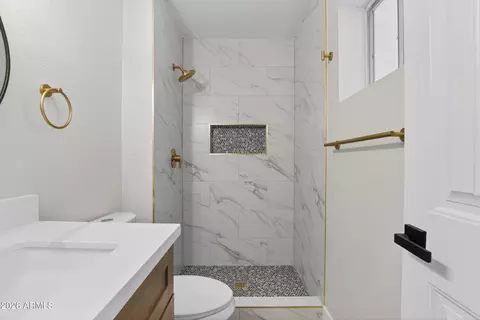 Bath - 314 E Glade Ave, Mesa, AZ 85210 photo 2 of 4