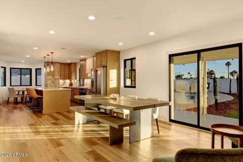 740 N Oracle --, Mesa, AZ 85203