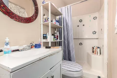 Bath - 5001 S 19th Dr, Phoenix, AZ 85041 photo 1 of 2
