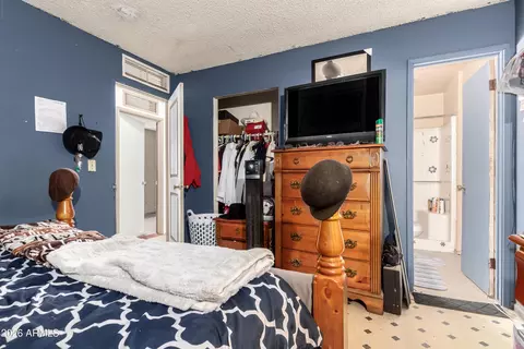 Bedroom - 5001 S 19th Dr, Phoenix, AZ 85041 photo 3 of 7