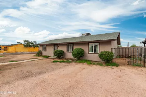 Exterior - 5001 S 19th Dr, Phoenix, AZ 85041 photo 2 of 3