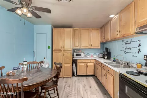 Kitchen - 5001 S 19th Dr, Phoenix, AZ 85041 photo 3 of 3