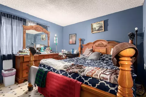 Bedroom - 5001 S 19th Dr, Phoenix, AZ 85041 photo 1 of 7