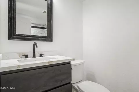 Bath - 1944 E Fellars Dr, Phoenix, AZ 85022 photo 3 of 4