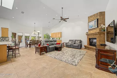 Living - 1934 Everett Dr, Phoenix, AZ 85022 photo 1 of 3