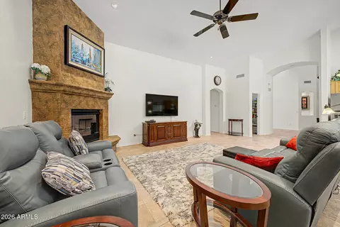 Living - 1934 Everett Dr, Phoenix, AZ 85022 photo 3 of 3