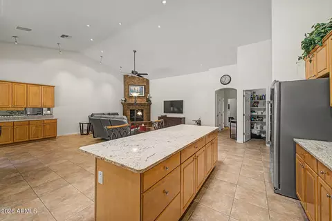 Kitchen - 1934 Everett Dr, Phoenix, AZ 85022 photo 4 of 5