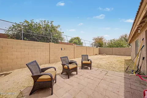 Exterior - 6637 S 18th Dr, Phoenix, AZ 85041 photo 2 of 4