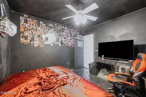 Bedroom - 6637 S 18th Dr, Phoenix, AZ 85041 photo 6 of 7