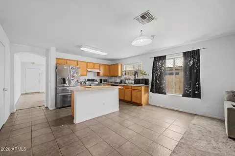 Kitchen - 6637 S 18th Dr, Phoenix, AZ 85041 photo 1 of 3