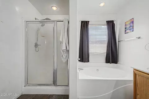 Bath - 6637 S 18th Dr, Phoenix, AZ 85041 photo 2 of 4