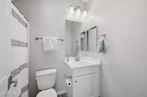 Bath - 2296 E Canary Dr, Gilbert, AZ 85297 photo 3 of 5