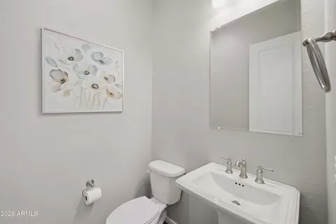 Bath - 2296 E Canary Dr, Gilbert, AZ 85297 photo 4 of 5
