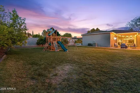 Exterior - 3324 E Osborn Rd, Phoenix, AZ 85018 photo 18 of 20