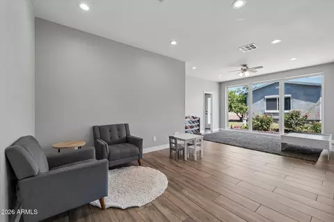 Living - 3324 E Osborn Rd, Phoenix, AZ 85018 photo 2 of 2